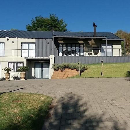 Lola'S Self Catering Accommodation Clarens Exterior photo