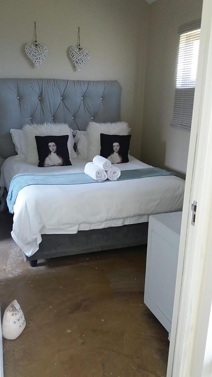 Lola'S Self Catering Accommodation Clarens Exterior photo