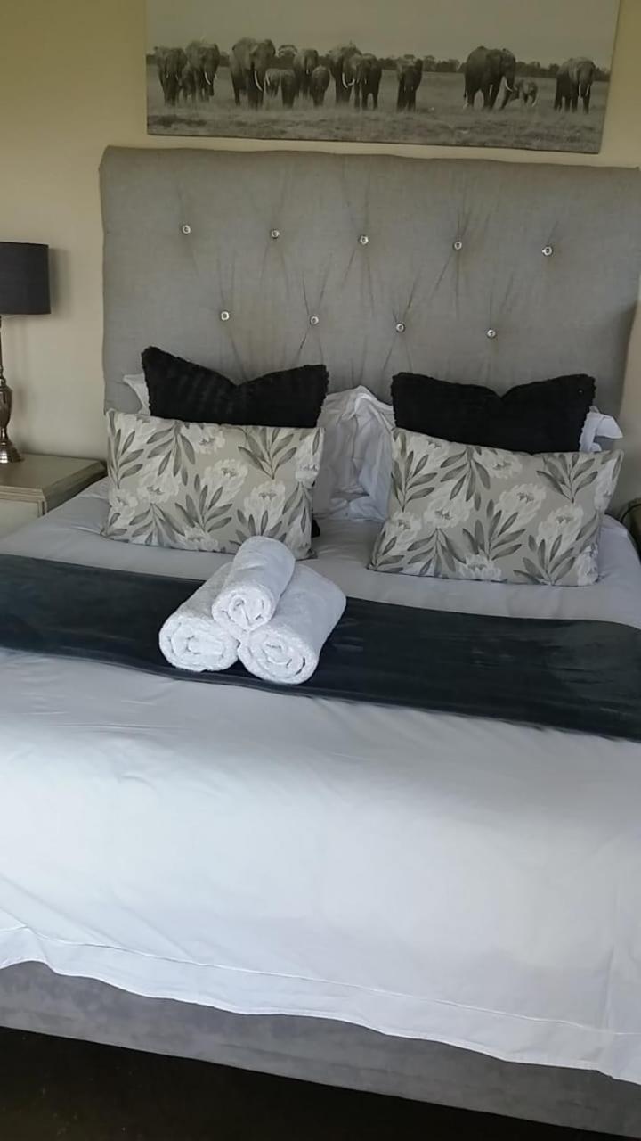 Lola'S Self Catering Accommodation Clarens Exterior photo