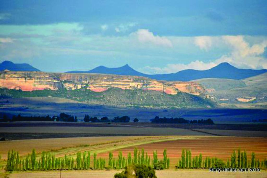 Lola'S Self Catering Accommodation Clarens Exterior photo